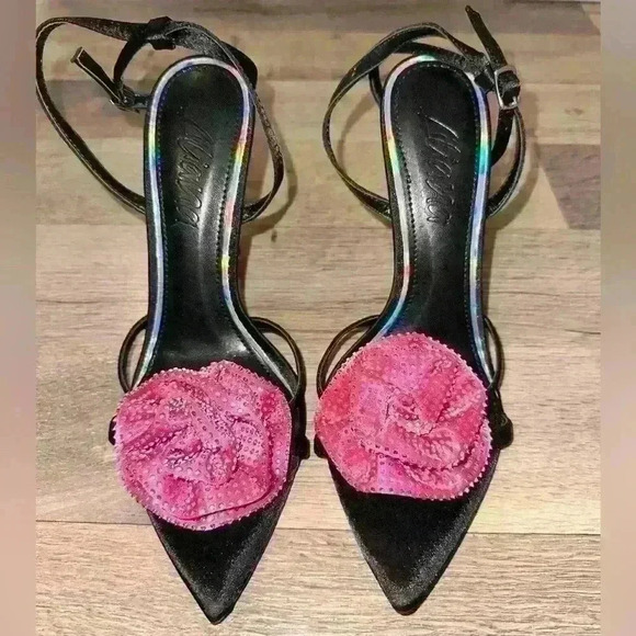 Liliana bling rose flower pointy sandals size 7 NWOT - Picture 2 of 5